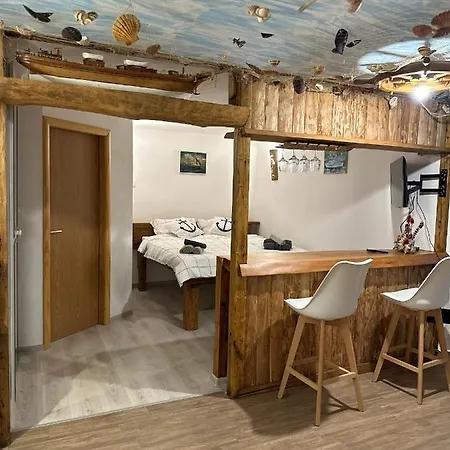 Vistamare Apartment